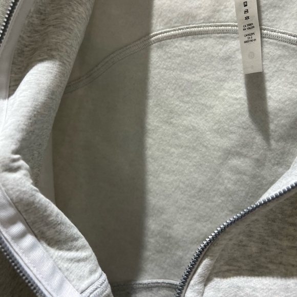 ⭐️Lululemon Scuba Full Zip Cropped Hoodie Heathered Grey Size 6⭐️ - Picture 7 of 12
